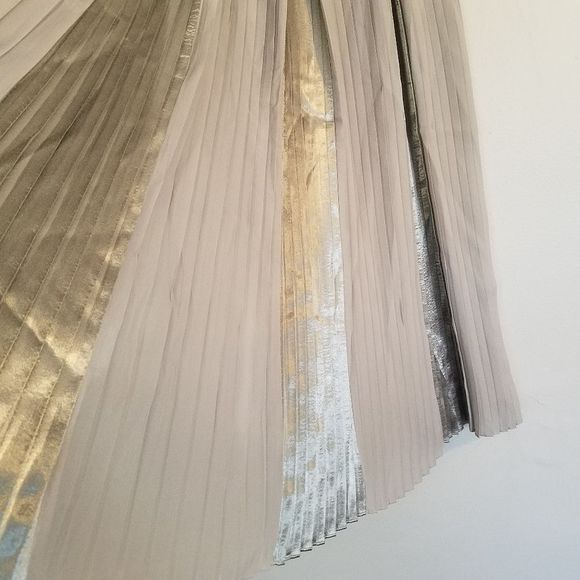 NWT Asos Grey Pleated Metallic Pannel Silver  Satin Midi Skirt 6 - Picture 7 of 9